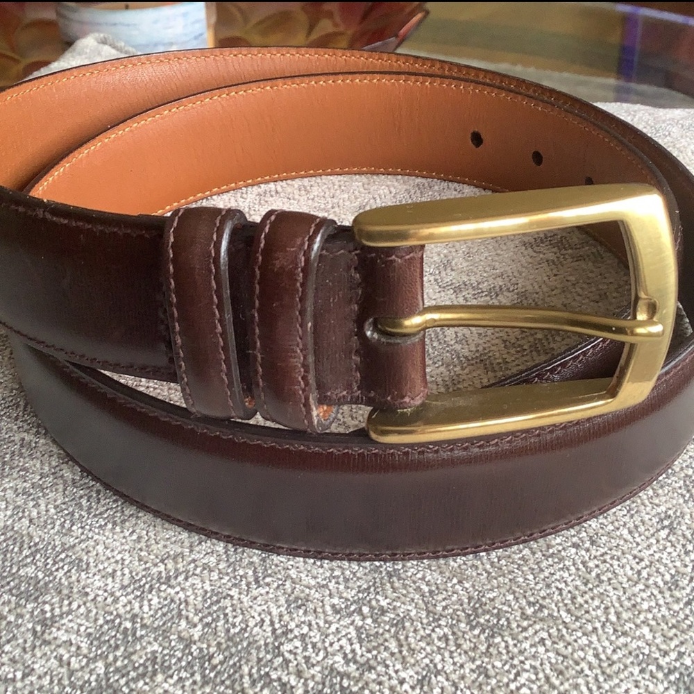 Burberry brown belt.